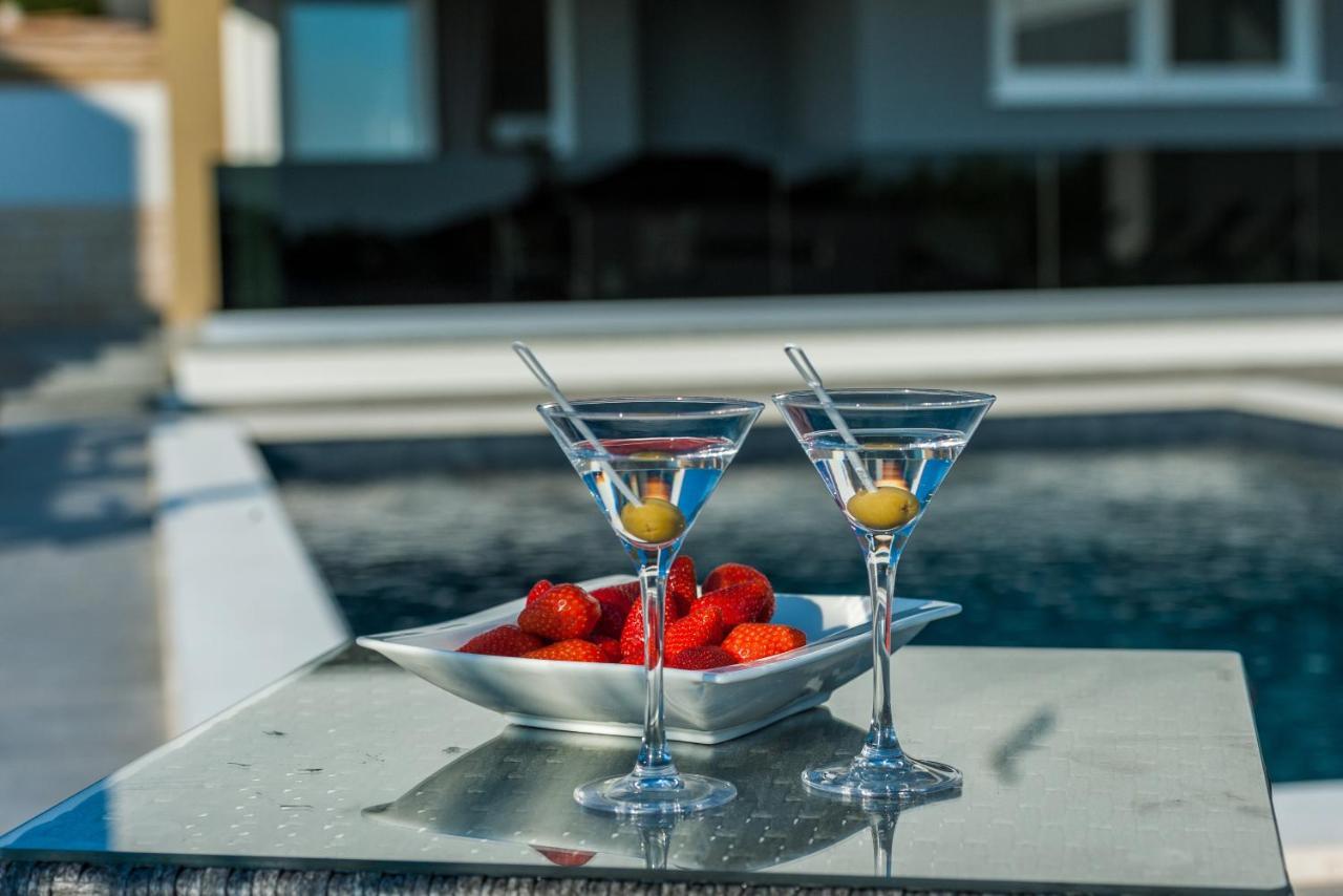 Villa Magnifica Apartments With Pool Novalja Exterior foto