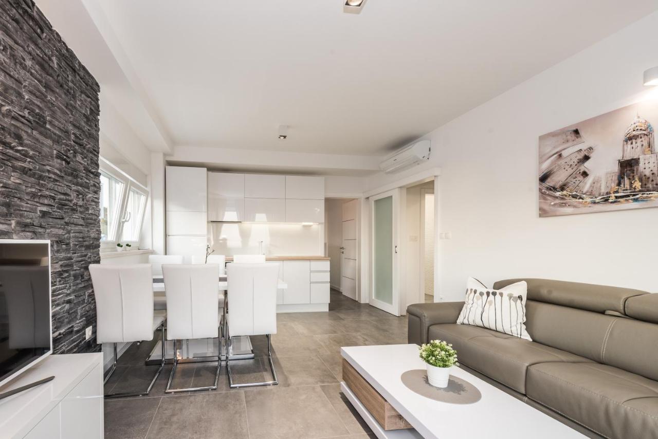 Villa Magnifica Apartments With Pool Novalja Exterior foto