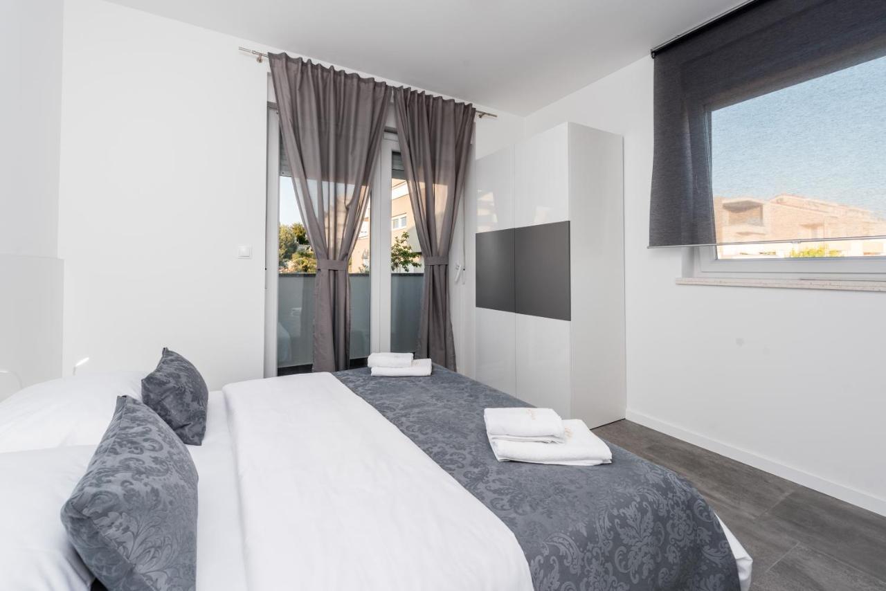 Villa Magnifica Apartments With Pool Novalja Exterior foto