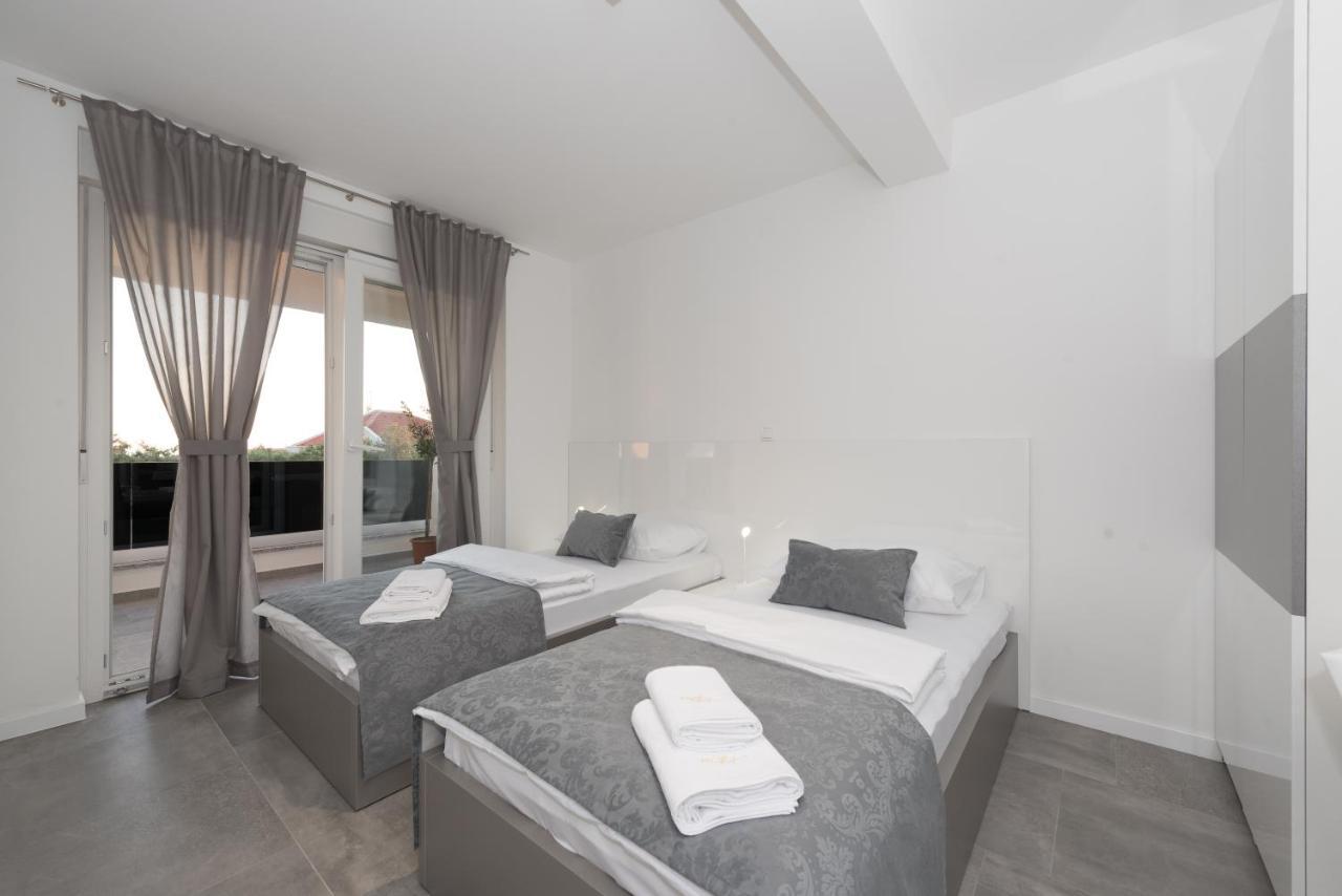 Villa Magnifica Apartments With Pool Novalja Exterior foto